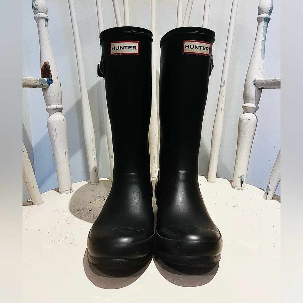 Children’s Hunter Rain Boots Boys size 3
Girls size 4f